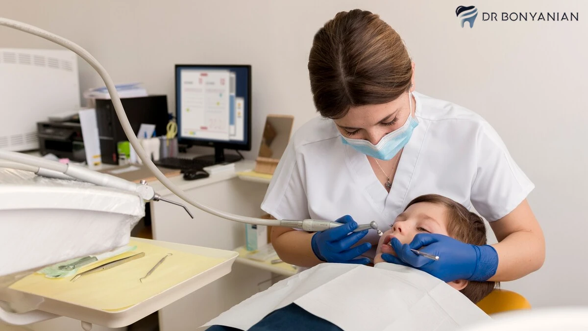 دندانپزشک متخصص کودکان چه کسی است؟